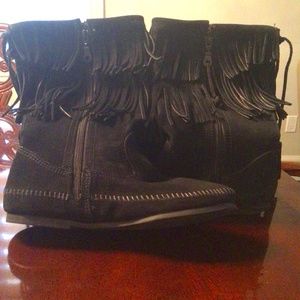 MINNETONKA Double Fringe Suede Boots